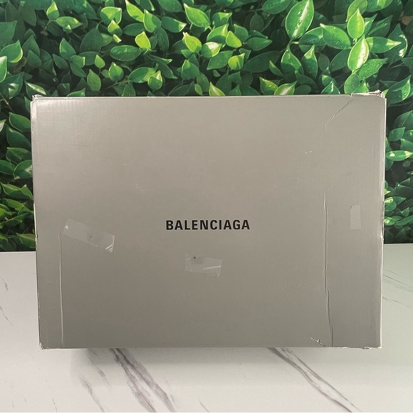 BALENCIAGA SHOES 100% AUTHENTIC BALENCIAGA SNEAKERS BALENCIAGA TRIPLE S … - Picture 15 of 15
